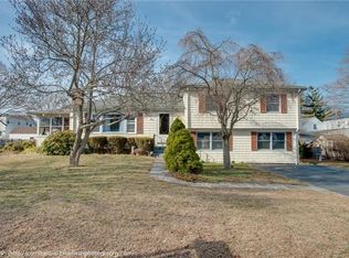 220 Whipple Ave, Barrington, RI 02806