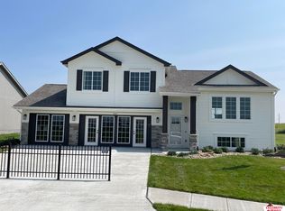 5210 Helwig Ave, Papillion, NE 68133