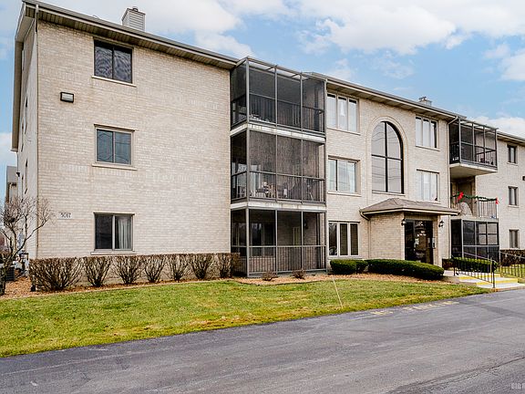 5th image of 5017 139th Pl APT 704