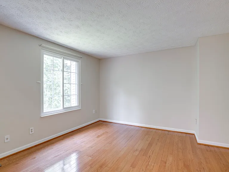 1604 Barnstead Dr — Photo 17