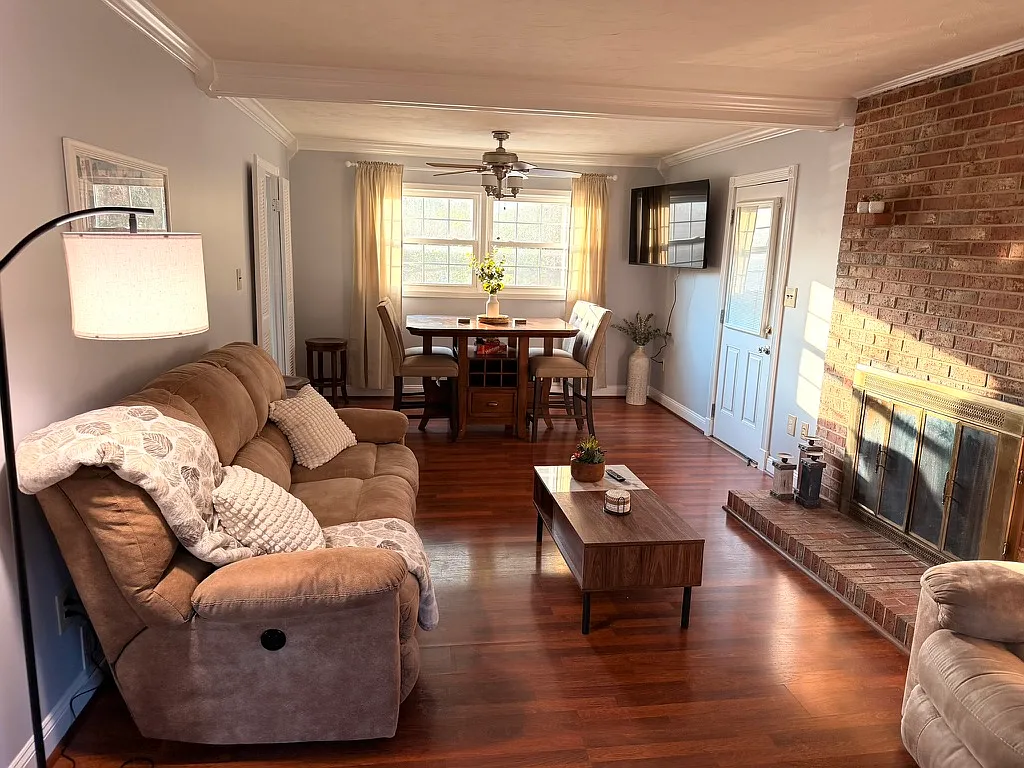 1 bed, 2800 sqft, $1,650 — Photo 3