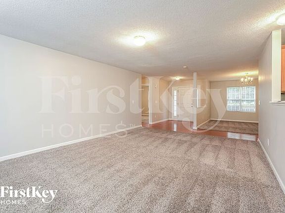 3rd image of 2402 Lannigan Dr