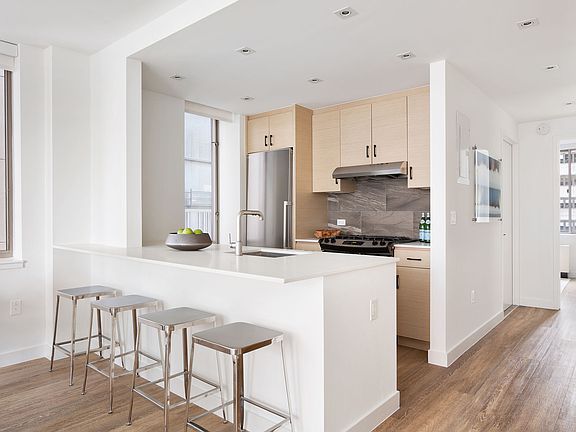 2nd image of 15 Cliff St #2B-1Ba-710Sqft