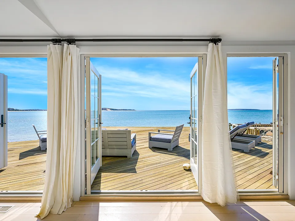 41 E Beach Dr