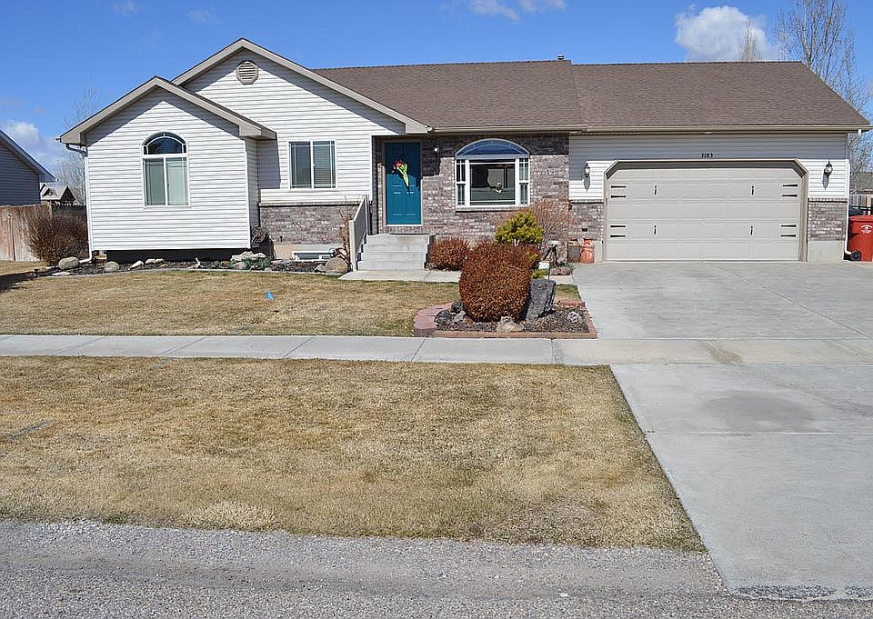 1st image of 3183 E Larson Dr