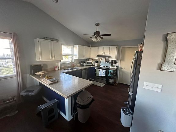 4th image of 572 Wildflower Dr