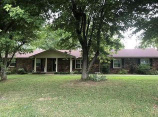 819 N Palmers Chapel Rd, White House, TN 37188