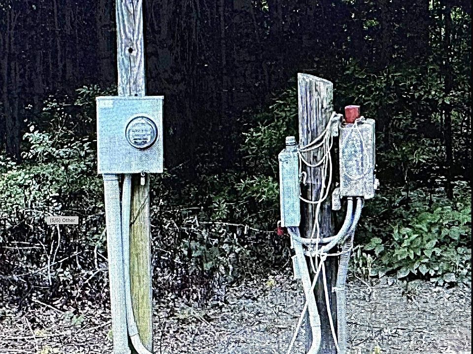 2nd image of 32 Deer Run Rd