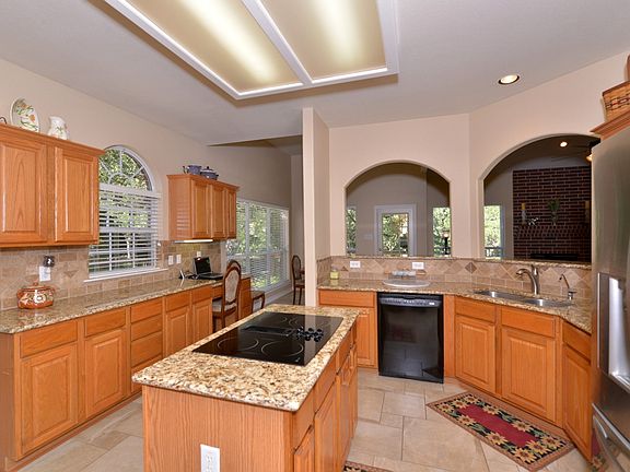 5th image of 2785 Valencia Ln