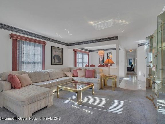 2nd image of 1463 Falconcrest Ct