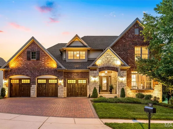 259 Meadowbrook Country Club Est, Ballwin, MO 63011