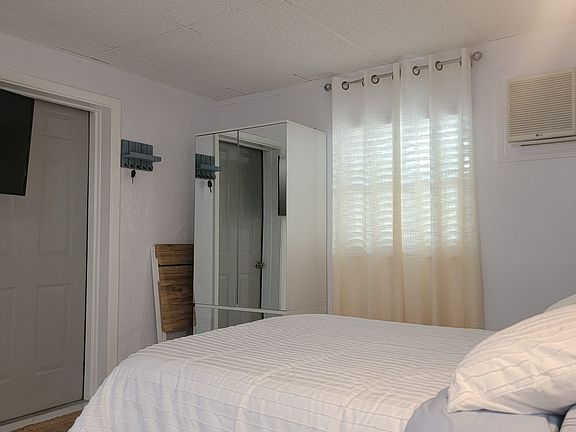 4th image of 519 Wildwood Way APT C
