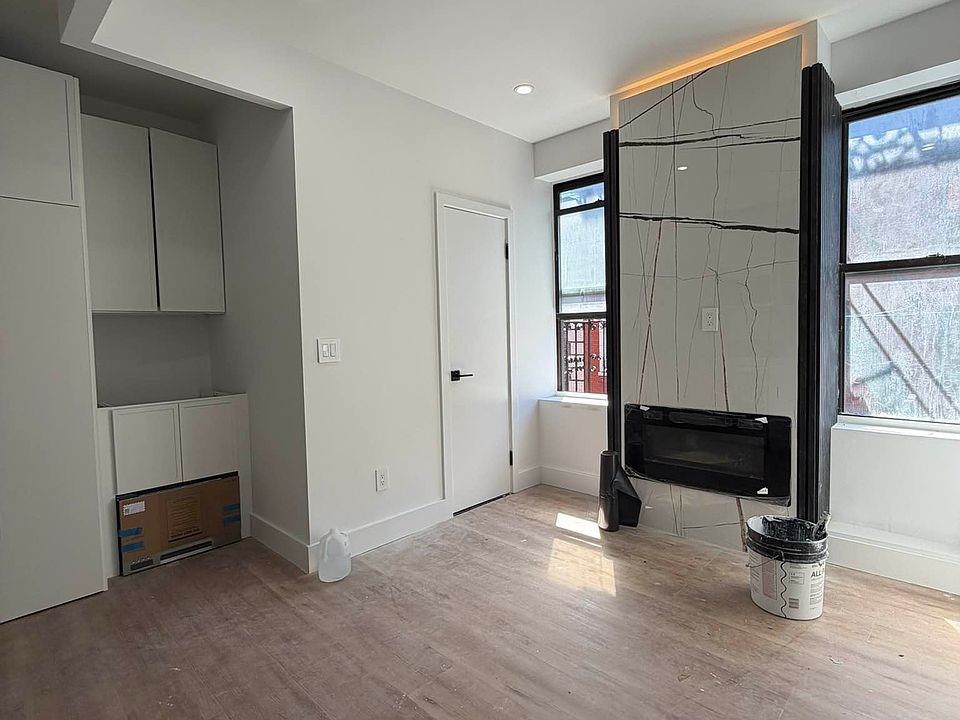 1st image of 28 Bedford St APT 23