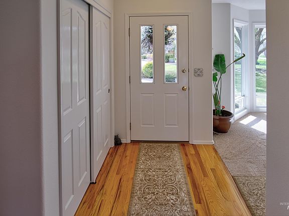 3rd image of 2512 Arapahoe Ct