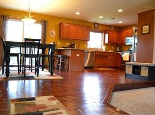 36032 Hemingway Ave, North Branch, MN 55056