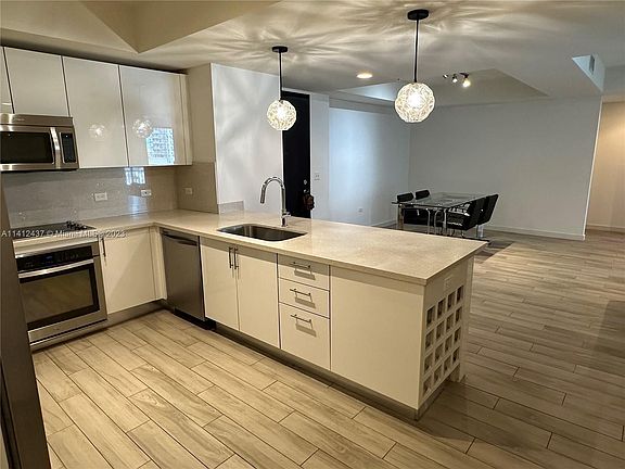 5th image of 999 SW 1st Ave APT 1716