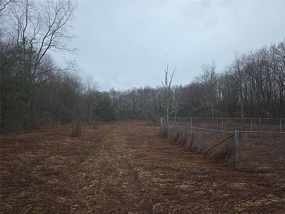 4th image of 302 Burns Rd