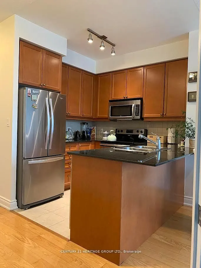 10 Bloorview Pl — Photo 3