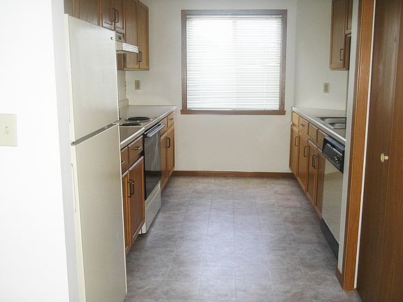 Bayview Apartments ; Kitchen