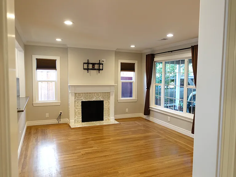719 Willow Glen Way — Photo 4