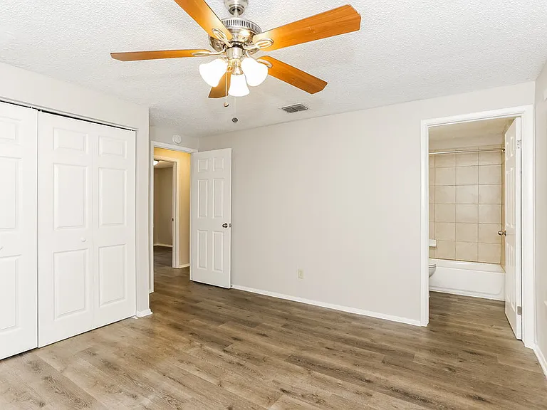 10752 Knottingby Dr — Photo 8