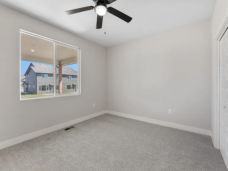 726 E Elmwood St — Photo 18