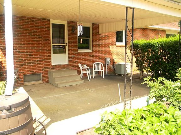 2nd image of 1710 Opal St