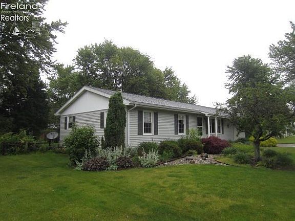 3rd image of 526 Crestwood Ave