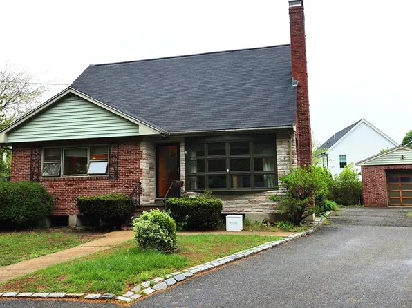 36 Davenport Rd, Needham, MA 02494