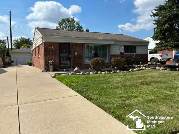 18090 Valade St, Riverview, MI 48193