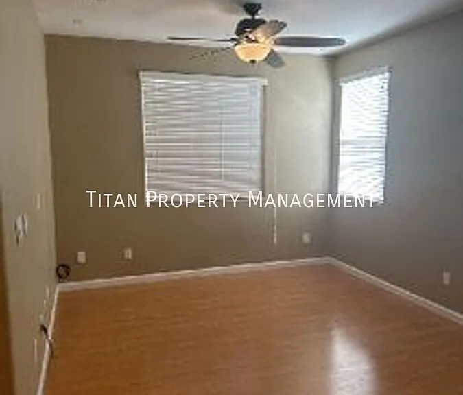 421 Phoenix Cir — Photo 5