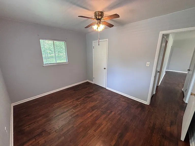 1818 S Ashwood Ave — Photo 13