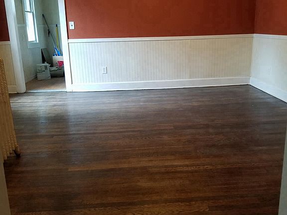 Dining Room (1st Floor)