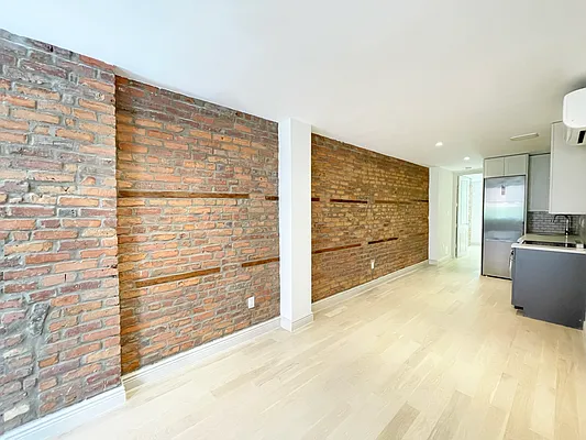 Rented by Avenues Real Estate | media 6