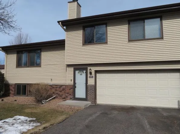 8761 N Maplebrook Cir, Brooklyn Park, MN 55445