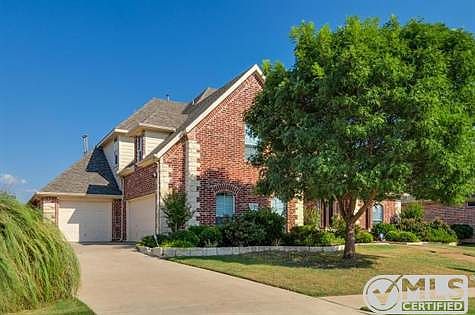 4th image of 704 Bear Creek Dr