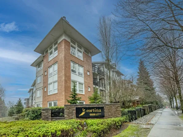 6888 Southpoint Dr #209, Burnaby, BC V3N 5E3