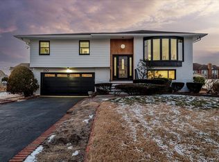230 Sequams Lane Center, West Islip, NY