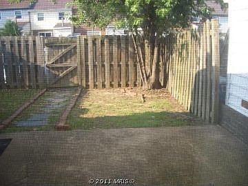 2nd image of 329 Clay St