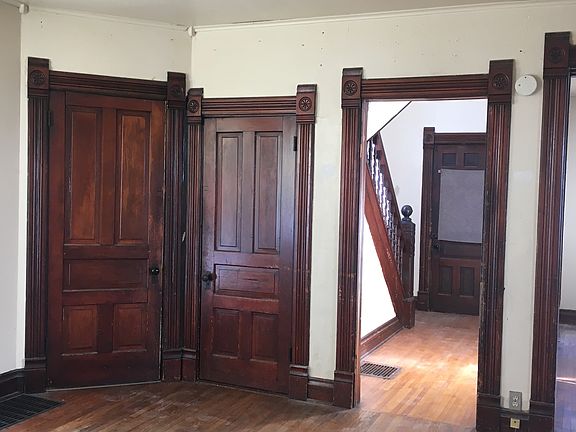 2nd image of 1101 Grand Ave