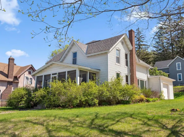 201 1st St N, Cannon Falls, MN 55009