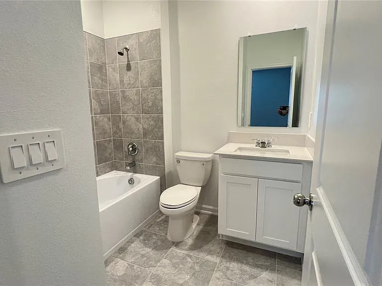 2821 Pierr St — Photo 24