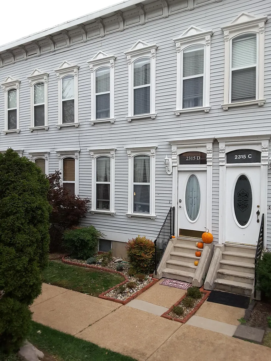 2315D Rutger St photo 1