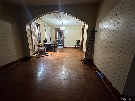 4th image of 282 Stevens Ave