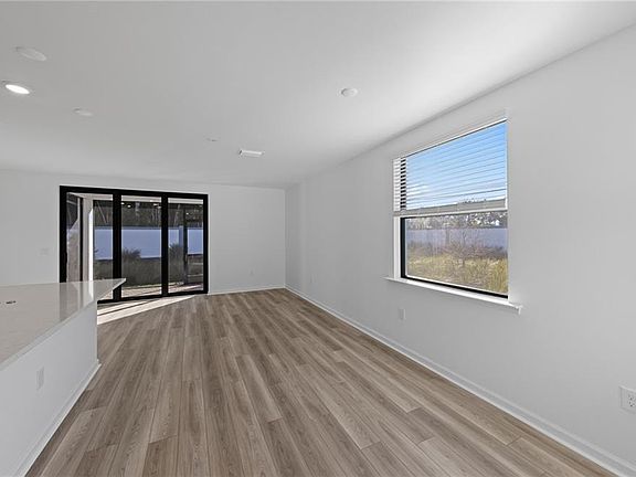 4th image of 27818 Solis Grande DR