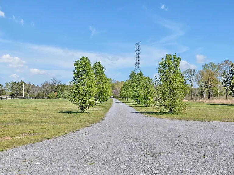 8615 Lane Rd — Photo 32