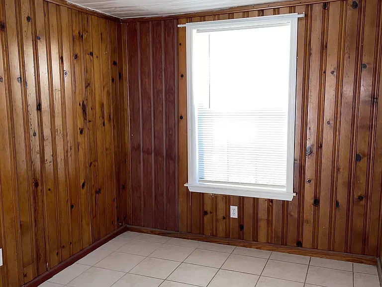 122 Brandon Ave — Photo 6