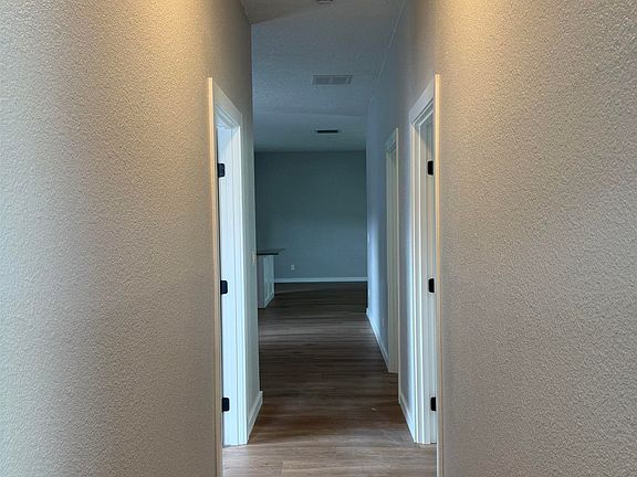 3rd image of 875 S 1st Ave