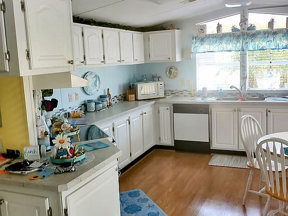 2nd image of 9104 Illinois Cir