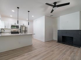 711-713 E. 5th St. ( 711-1, 711-2, 713 )
